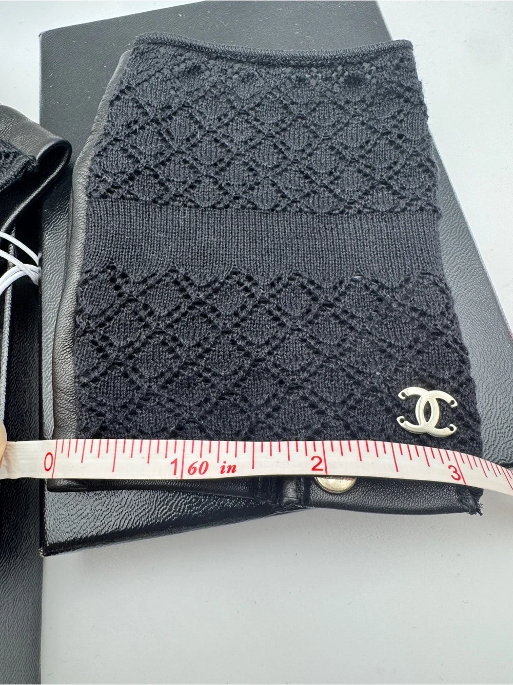 CHANEL authentic fingerless